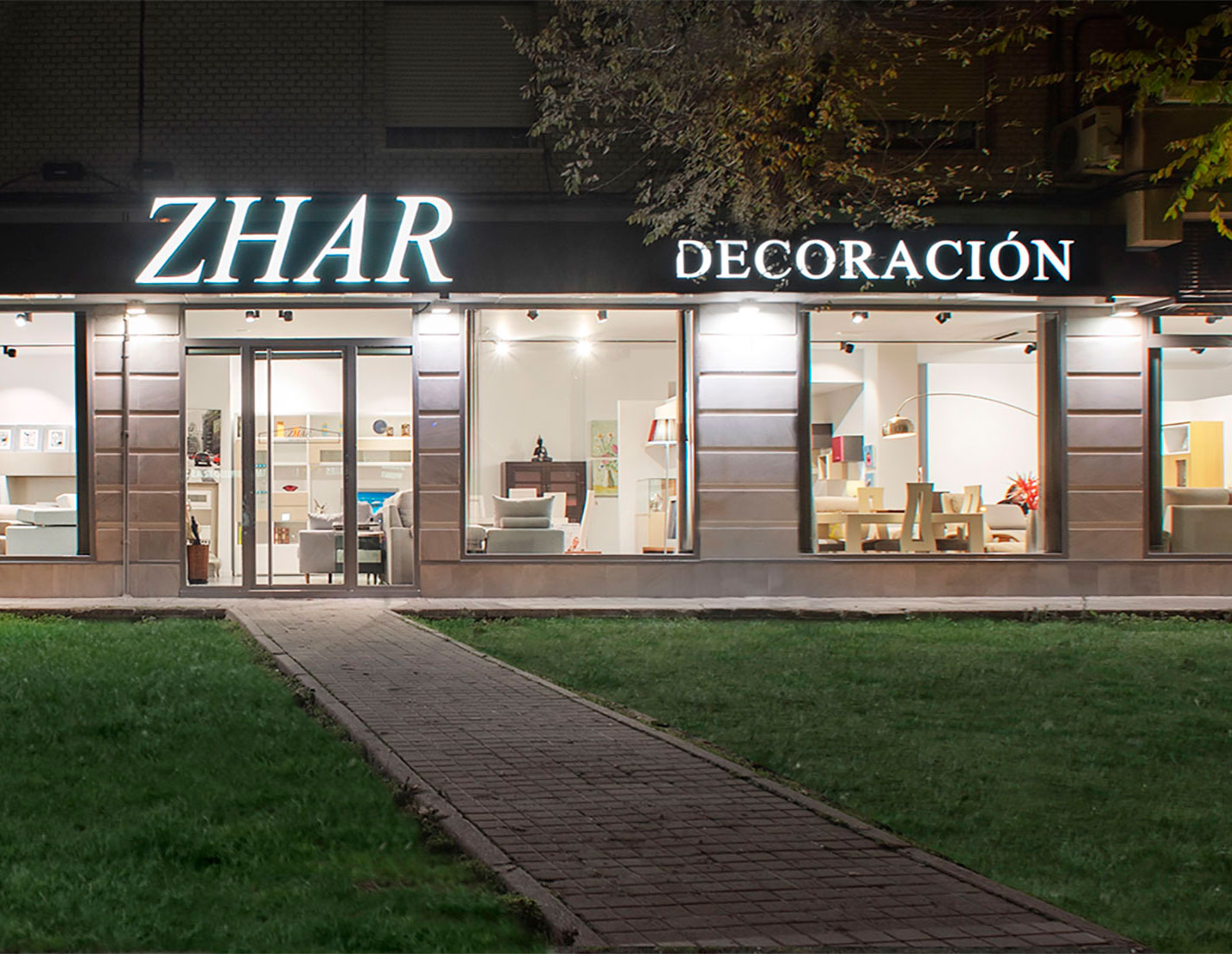 Tienda de muebles Zhar Decoración cerca de Carabanchel